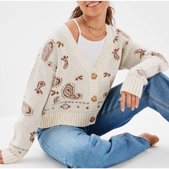 NWT American Eagle Cropped Bandana Paisley Print Cardigan Size XS - Picture 1 of 6